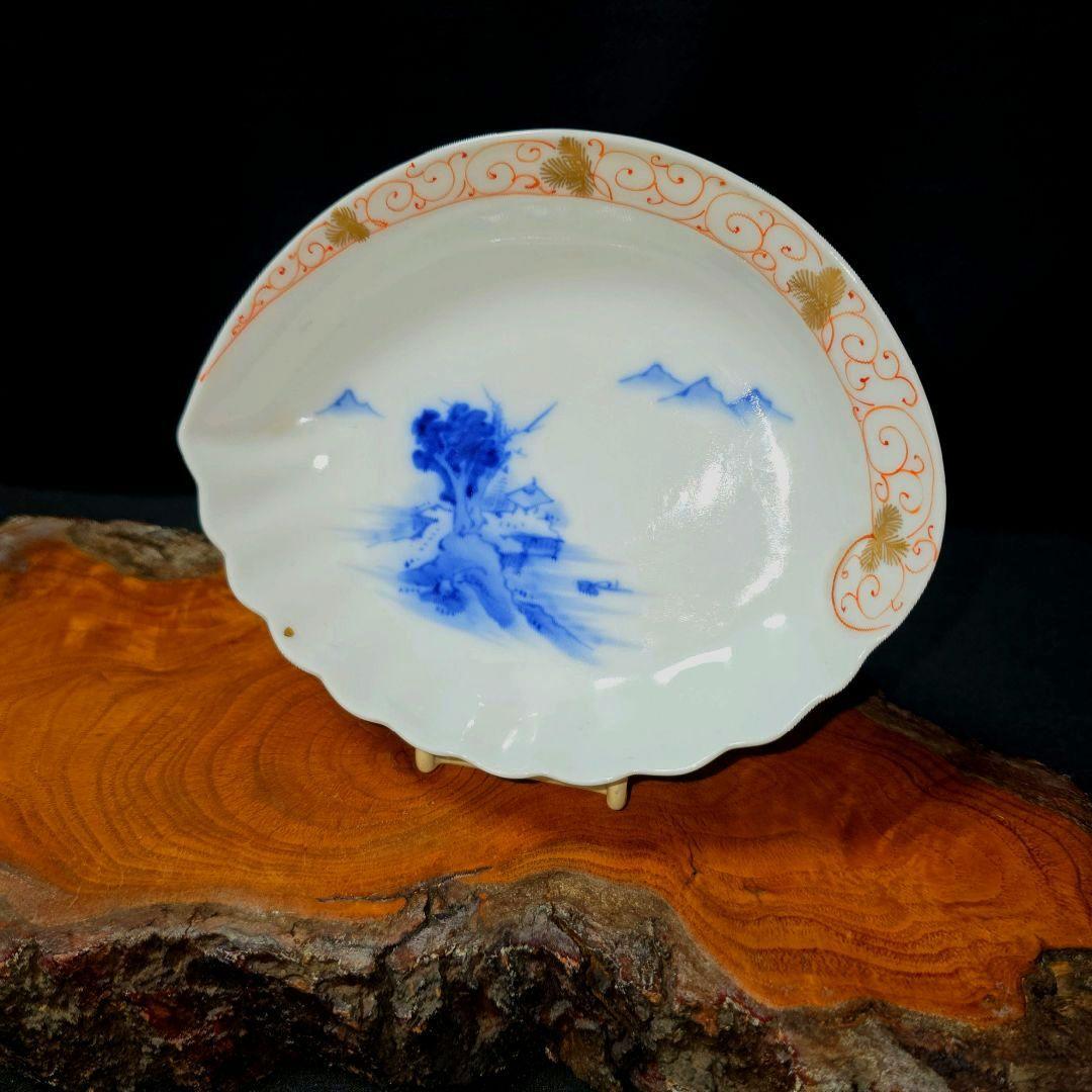 黒犬となります。金継ぎ 源六焼 富永源六 鮑型 アワビ 銘々皿 1枚