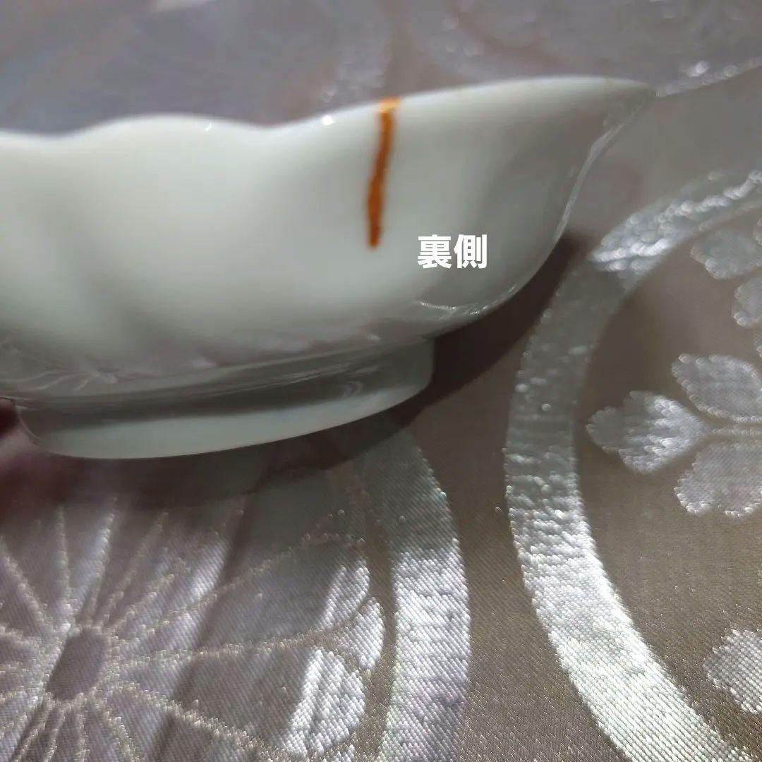 黒犬となります。金継ぎ 源六焼 富永源六 鮑型 アワビ 銘々皿 1枚