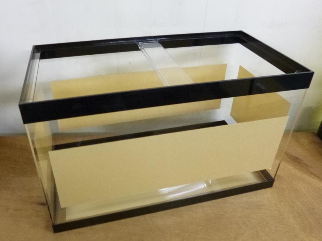 新品 アクリル水槽 ６０Ｘ３０Ｘ３６ｃｍ(黒帯)