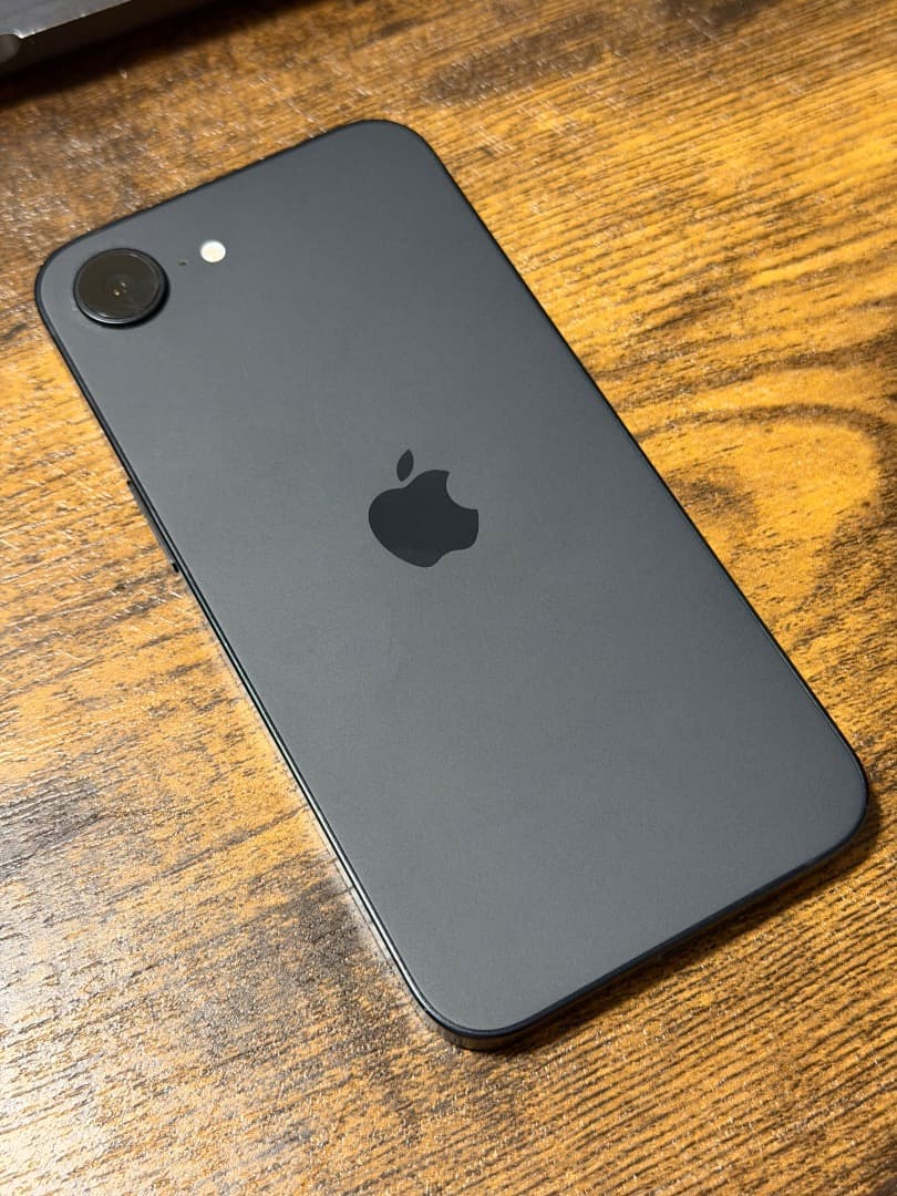 Apple iPhone 16e 256GB 100% SIMフリー