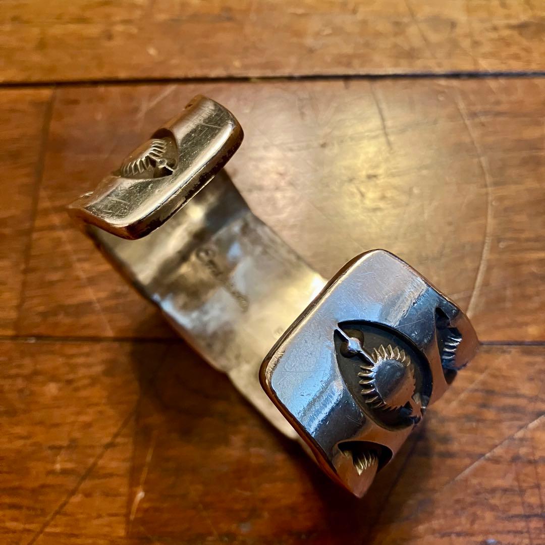 インディアンジュエリー ナバホ族 エマーソン ビル作 スタンプワーク バングル