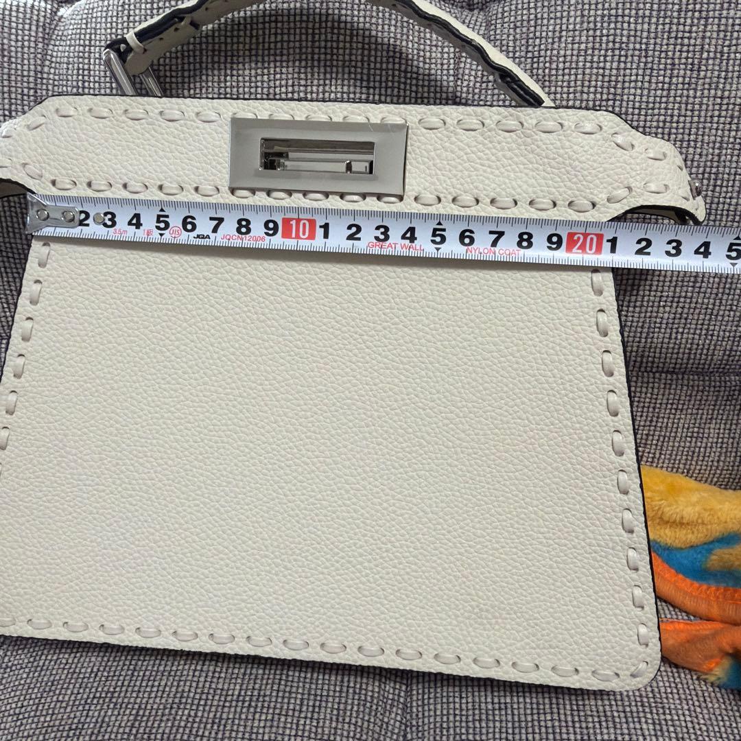 ハ*ん様 タイムsaleホワイト　レザー　ハンドバッグ　ピーカブー　売り切り