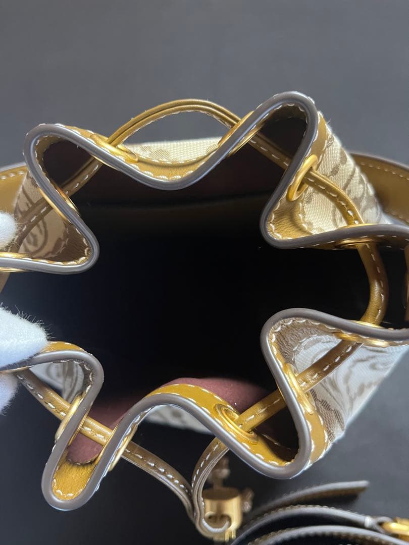 Tory Burch バケットバッグ