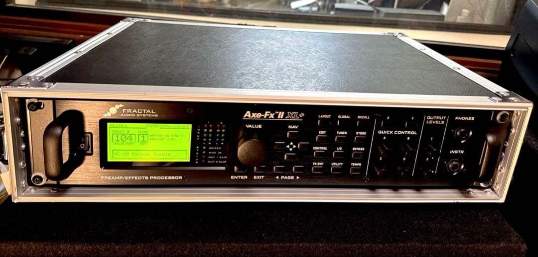 Fractal Audio Axe FX II XL+ & MFC101等