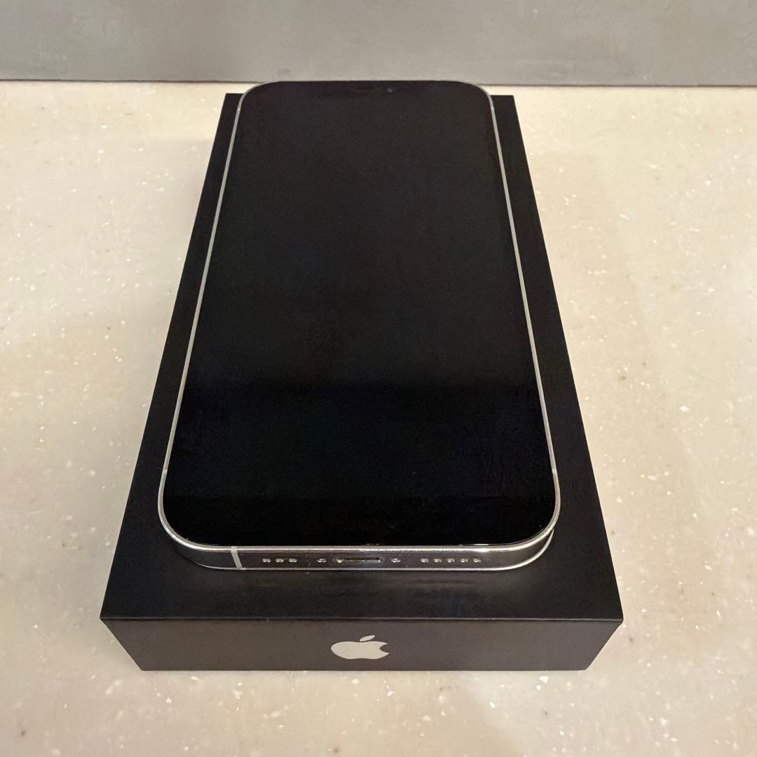 iPhone12 Pro本体シルバー