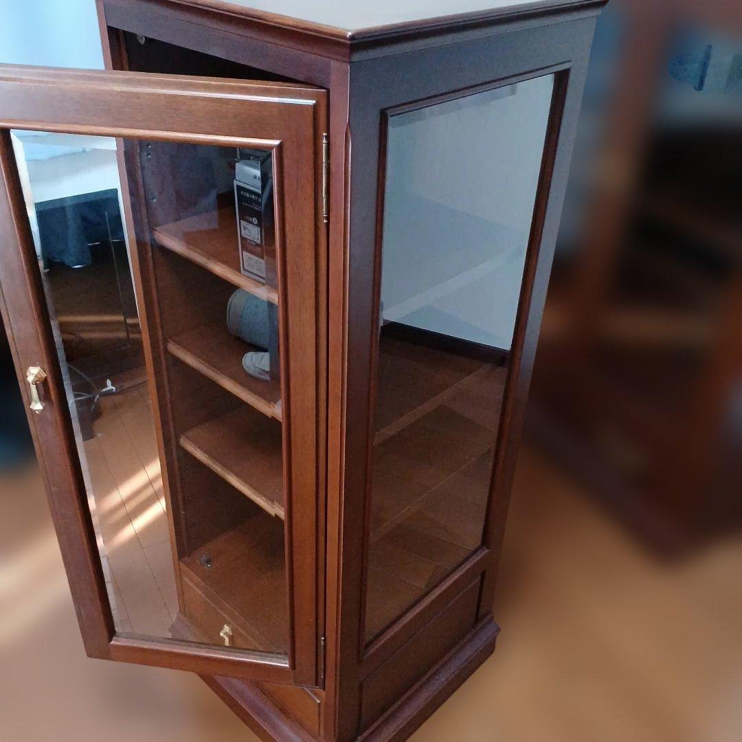 紋次郎です　　【マルニ】コーナーキャビネット　右