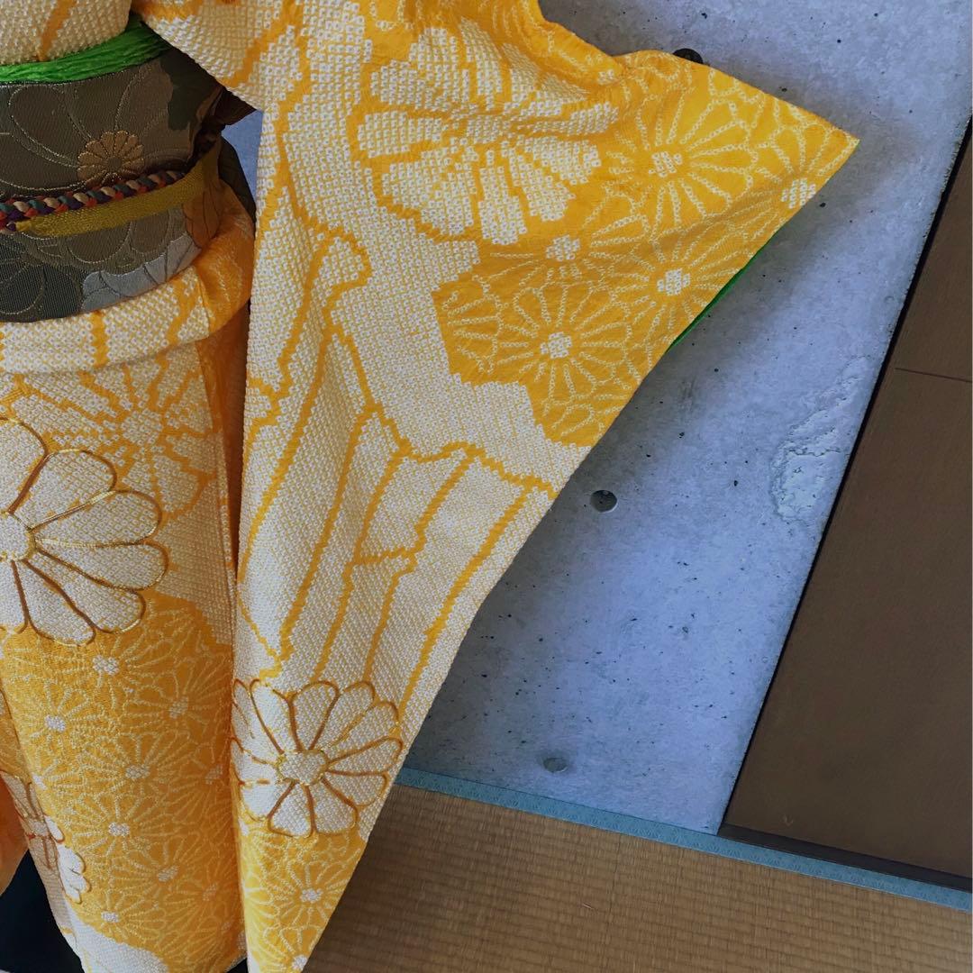 正絹　絞りの振袖　菊柄に金駒