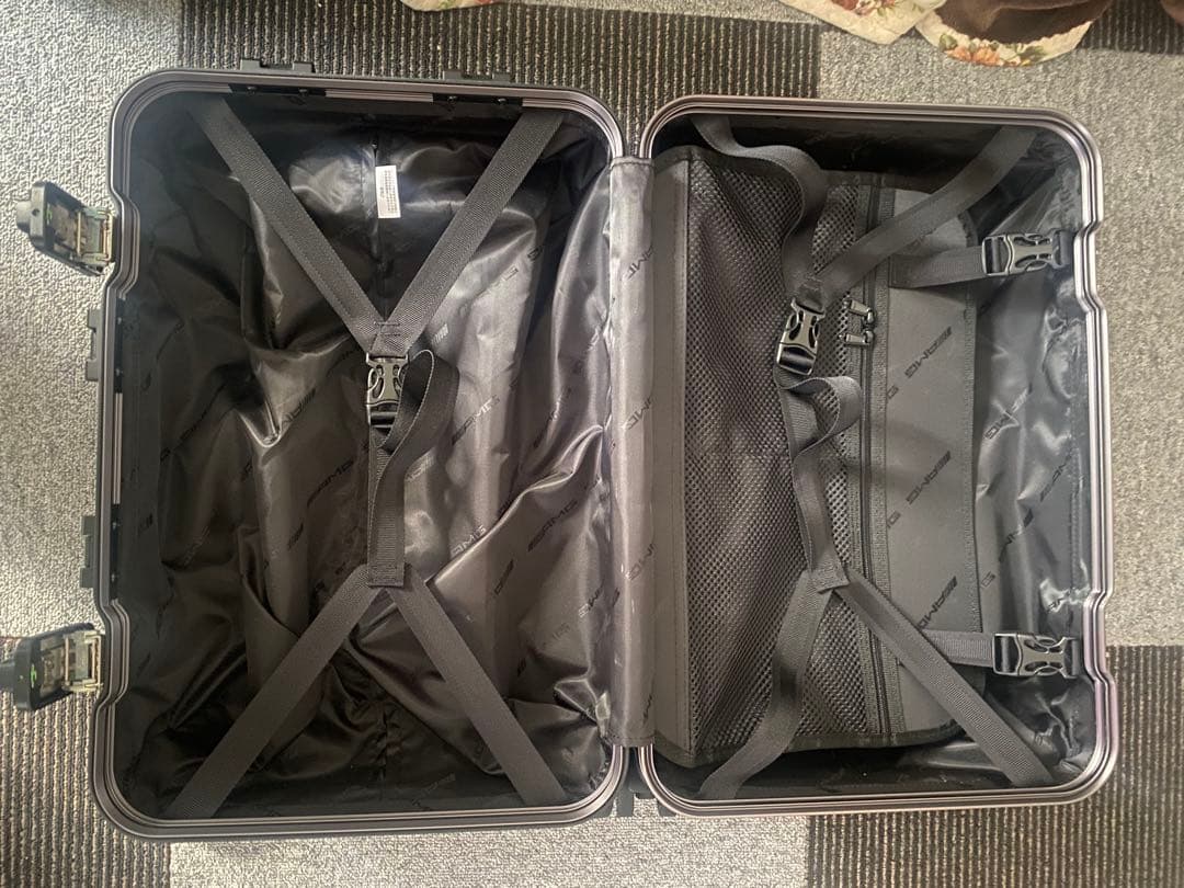 非売品 新品未使用AMG ダークグレー キャリーケース 33L