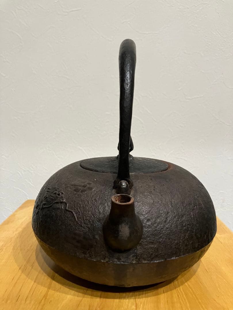 本番盛岡 薫山 南部鉄器 鉄瓶 平丸型 雲龍 1.6リットル