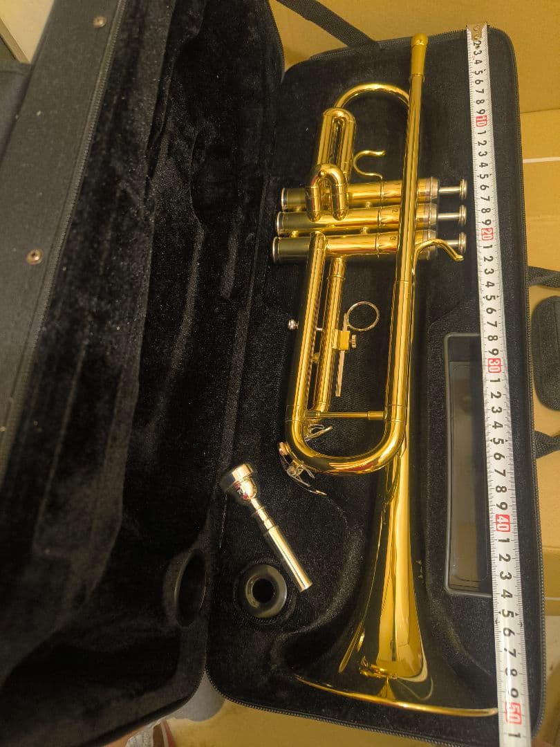 金色トランペット本体 70マウスピース付き、未使用品