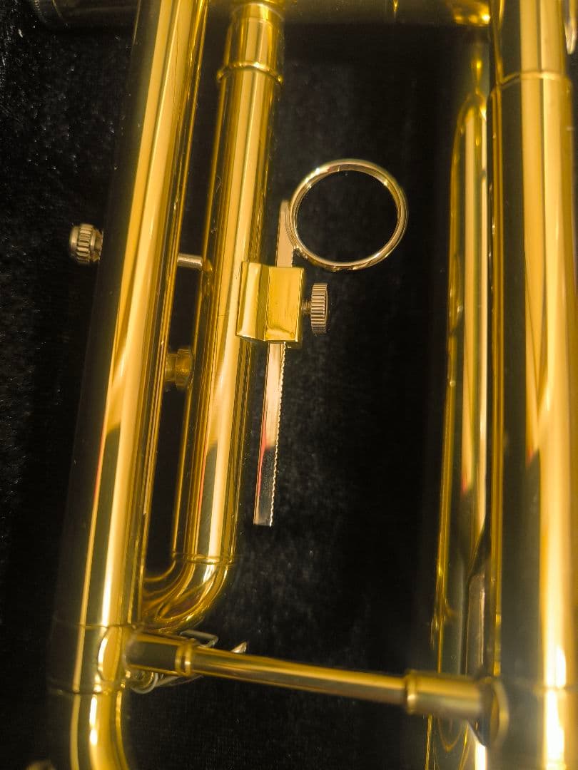 金色トランペット本体 70マウスピース付き、未使用品