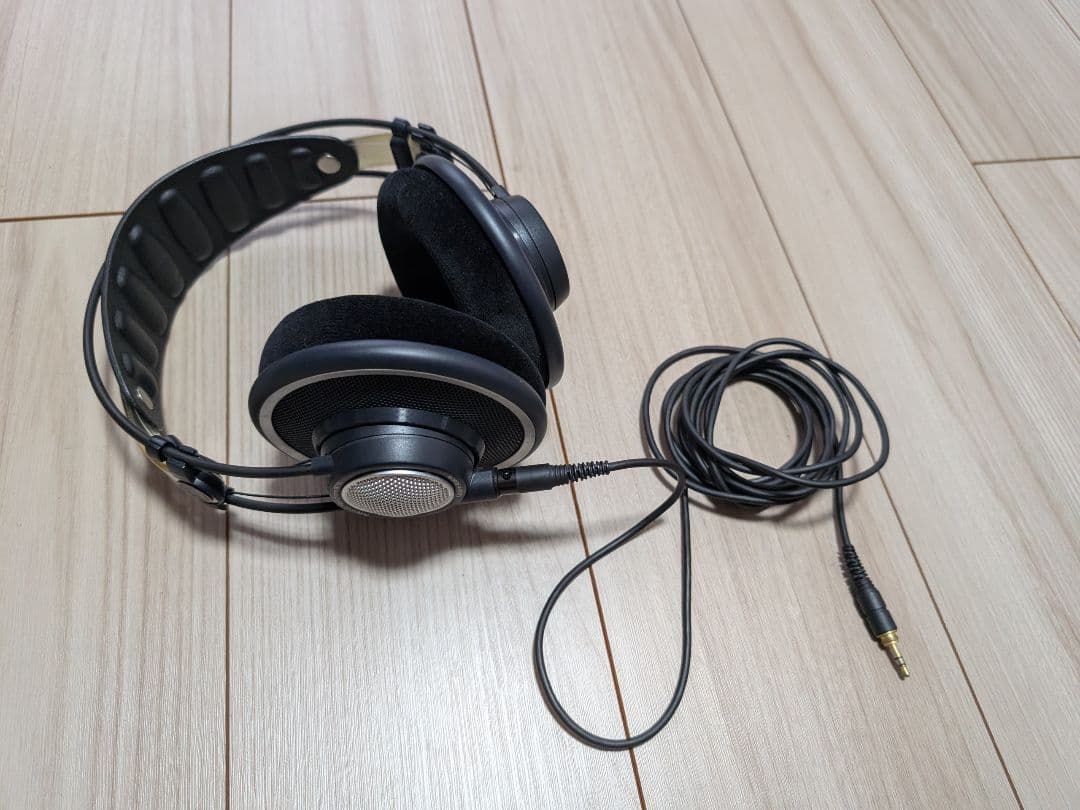 ヘッドホン AKG k702