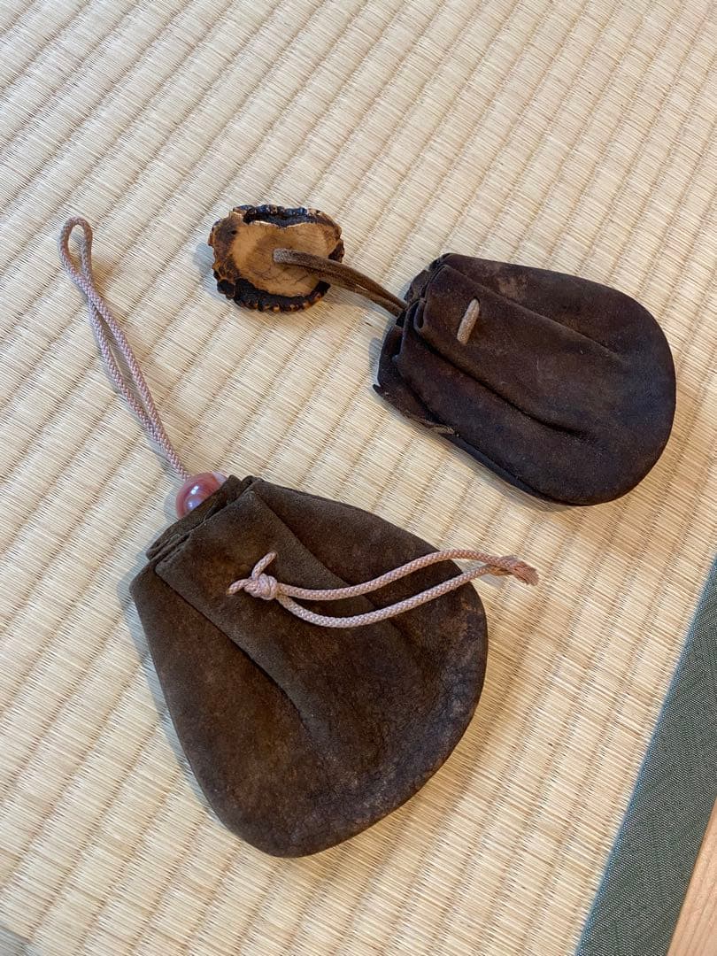 革製小袋セット　根付　緒締め　緒締玉