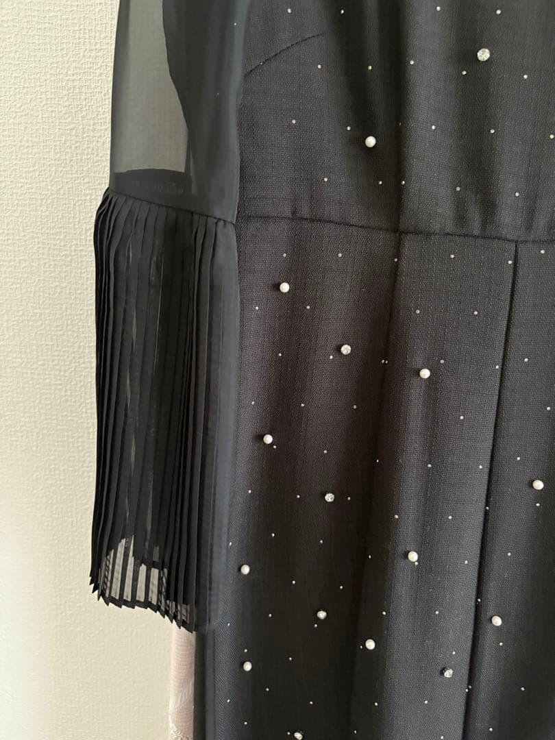 Leja 透け感プリーツフレアスリーブビーズマーメイドシルエットワンピース