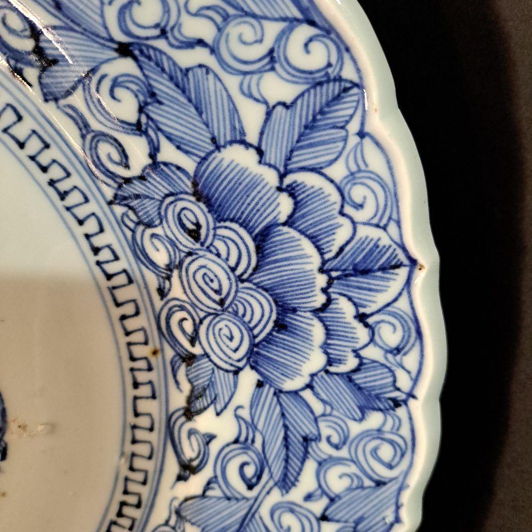 お値下げ中　　江戸中期　輪花線描　唐草牡丹図　染付青磁　完品皿