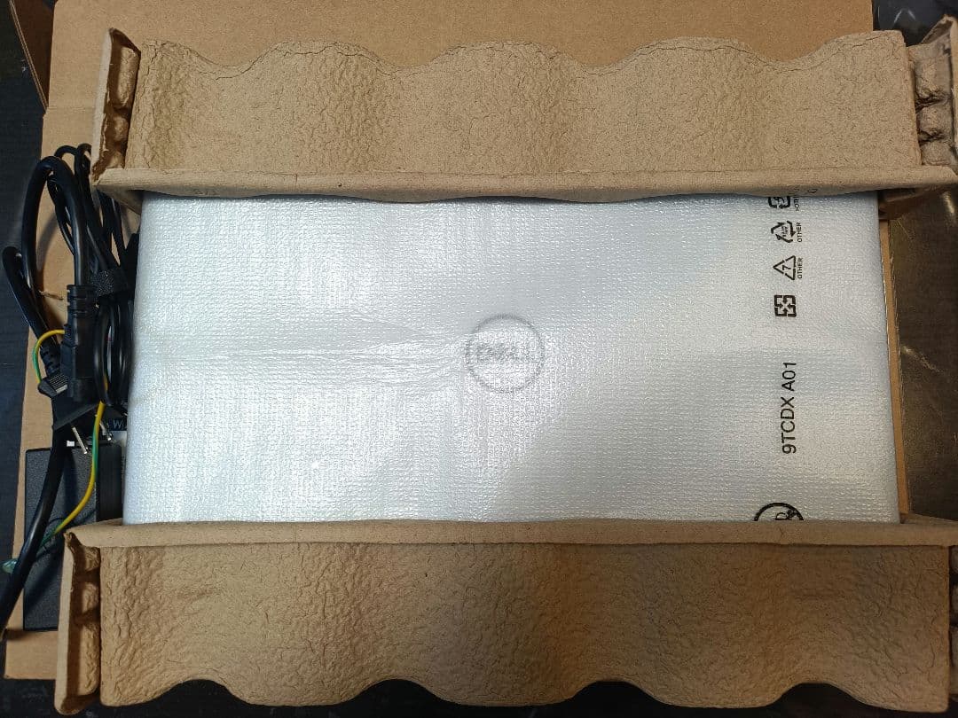 dell vostro 3580 i5(第8世代) 8gb 256gb