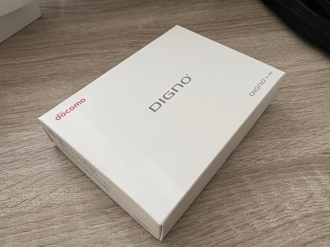 docomo DINGOケータイ KY-42C レッド