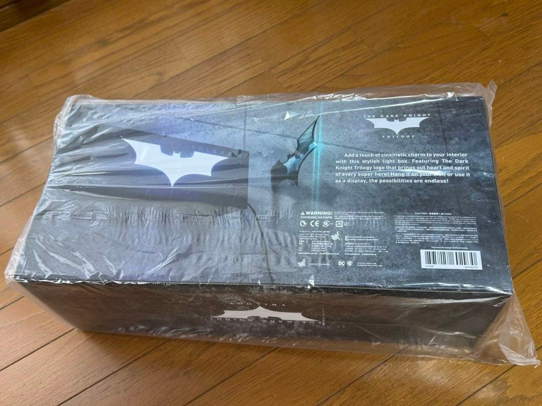 ホットトイズ・ライトボックス　『ダークナイト』ロゴ