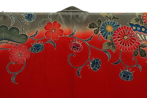 美品 本振袖 紅型染 朱赤 縮緬地 アゲハ蝶 吉祥花 身丈163cm フォーマル