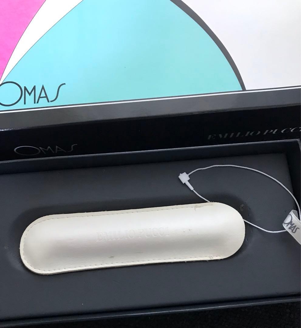 エミリオ　プッチとオマスとのコラボモデル