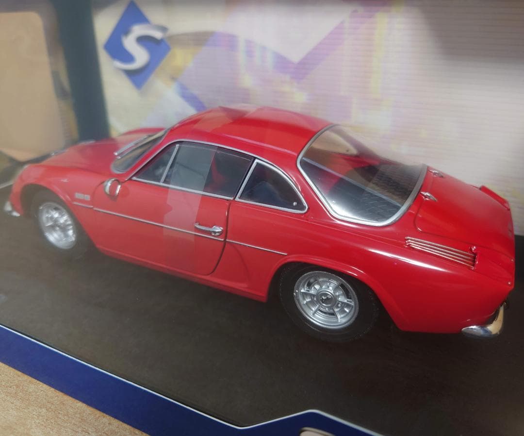 1/18 アルピーヌ A110 1600S 1969 レッド ソリド製ミニカー