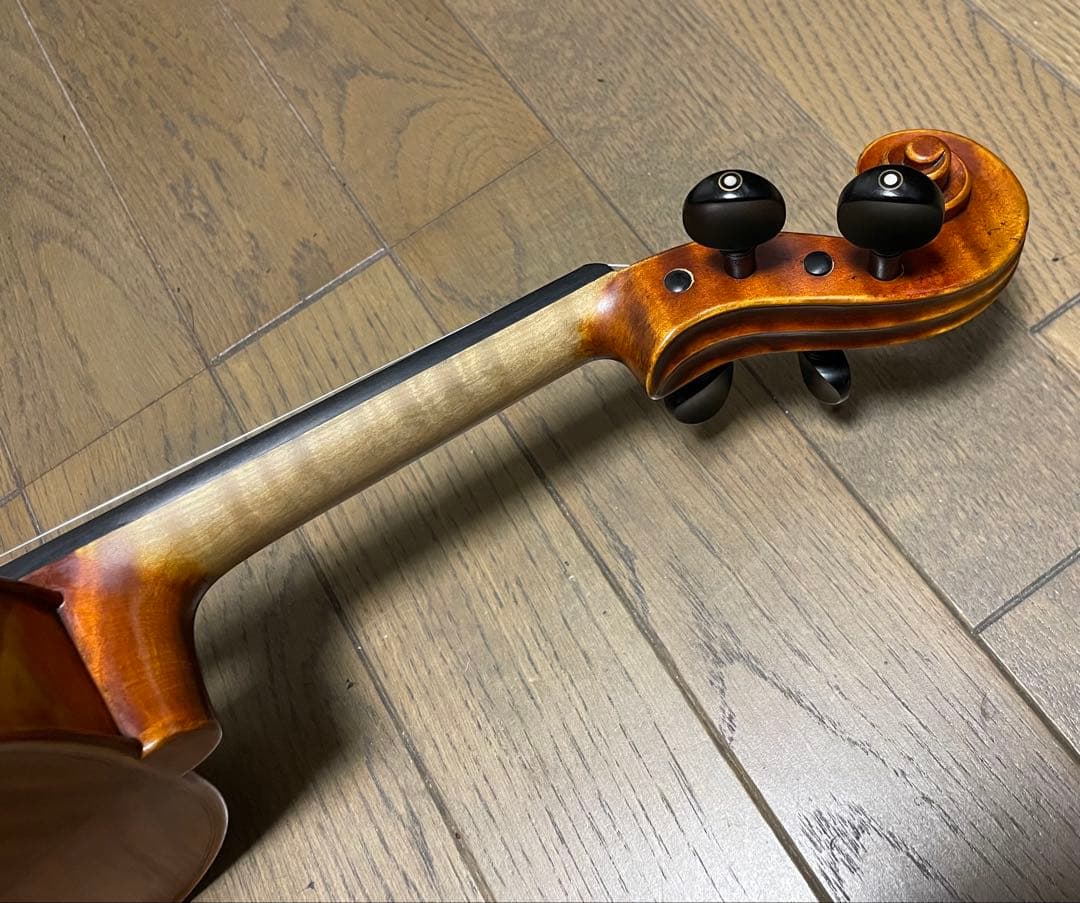 美しい虎杢の丁寧に作られたヴィオラ、15.5インチサイズです。