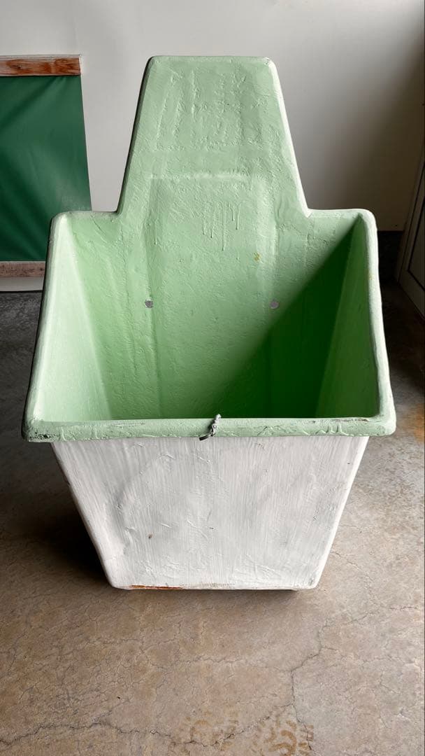 大型プラスチック水槽 排水穴付き