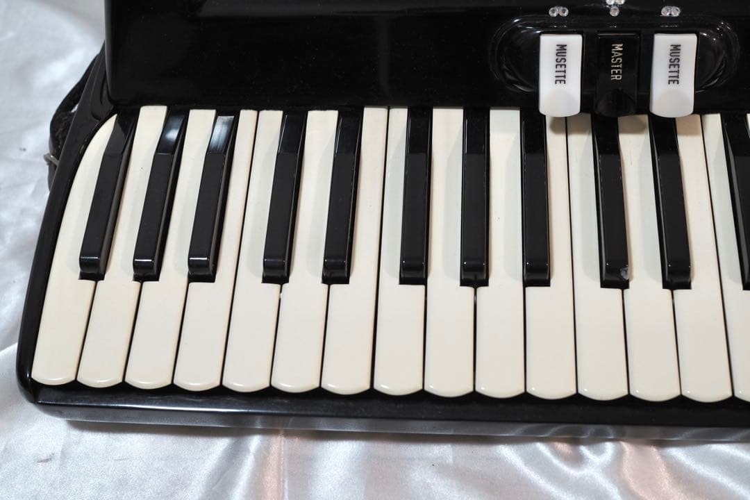 Crucianelli クルチャネッリ アコーディオン 41鍵盤120ベース