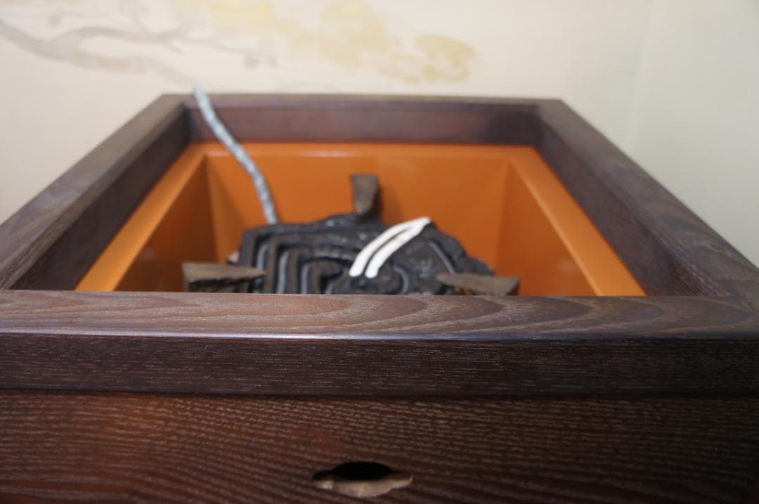 ☆本桑置炉 在銘平丸筋入炉釜 釜鐶 置炉用600w炭型電熱器 送料込み