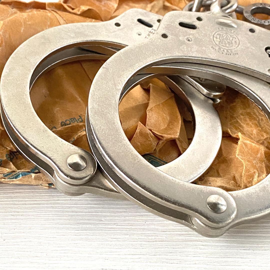 スミス&ウェッソン ハンドカフ 手錠 M100_6