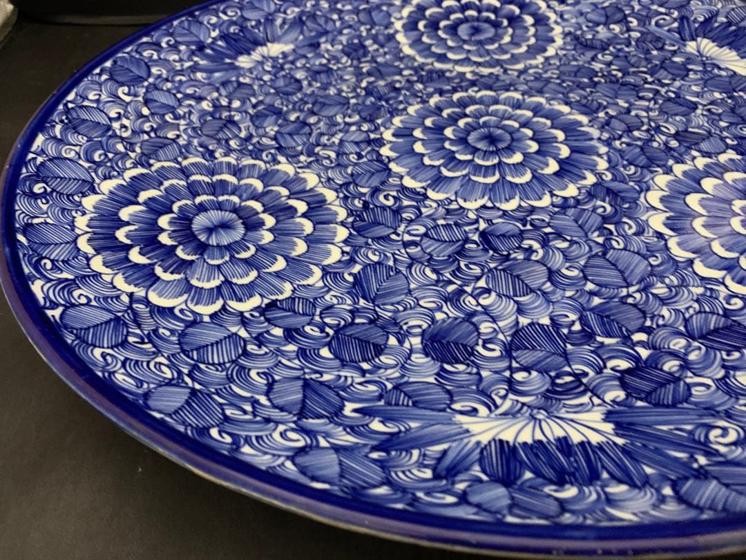 古伊万里　染付　ベロ藍　線描き　花　約直径46.5cm 大皿　太明成化年製