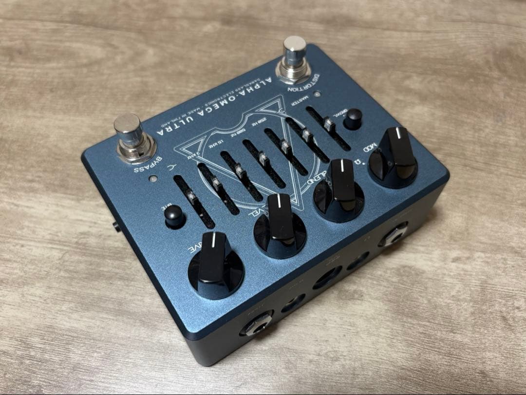 ベース Darkglass ALPHA OMEGA ULTRA V2