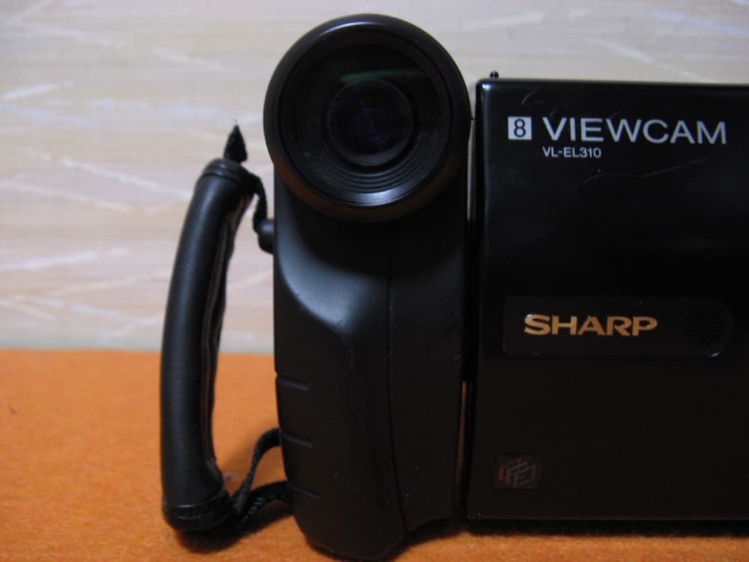 動作OK❗️☆シャープの液晶8ミリビデオカメラ・VL-EL310