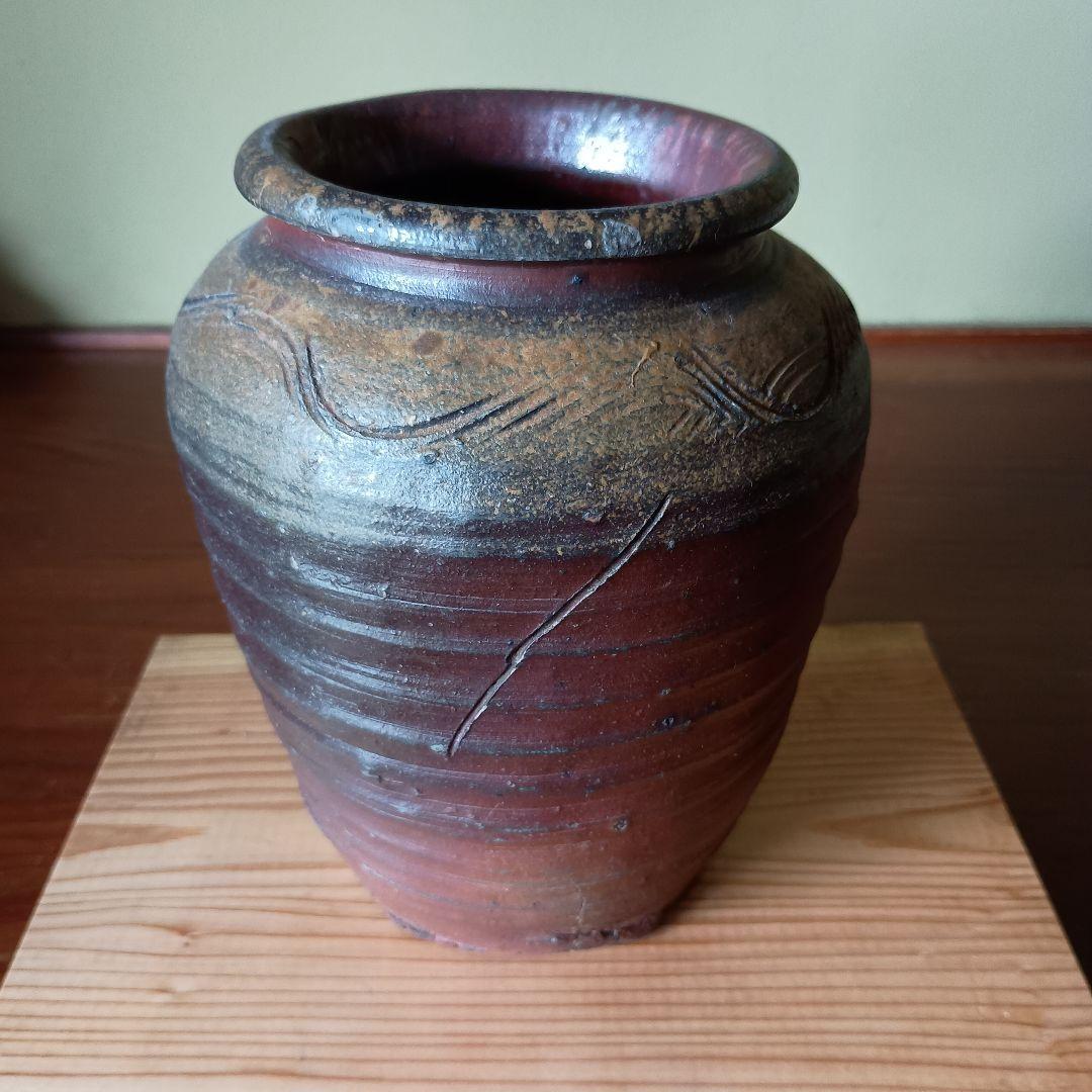 古備前 青胡麻窯変波状文壷　 窯印／　室町