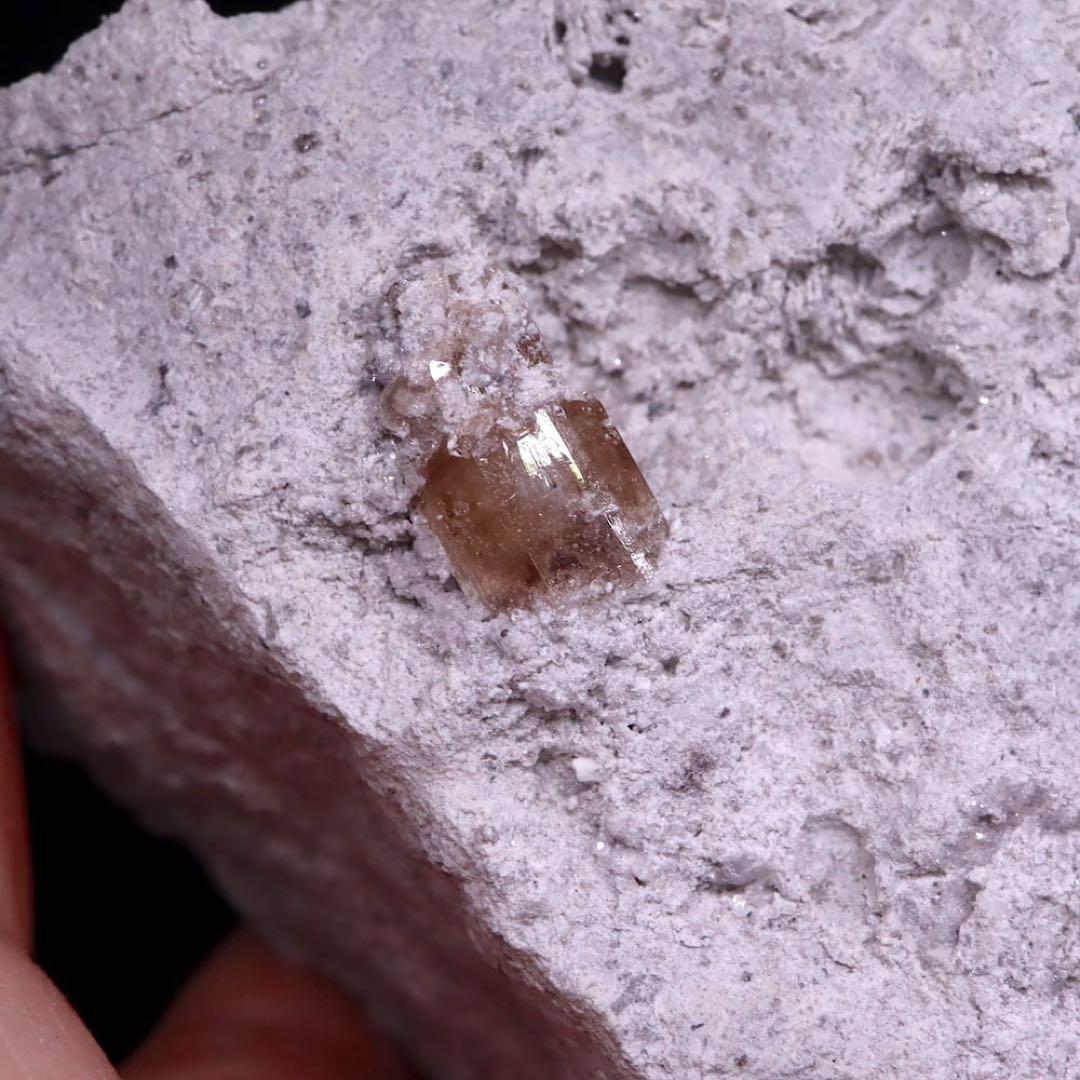 １kg超え！自主採掘！トパーズ 1064,7g 原石 TZ236 鉱物　天然石