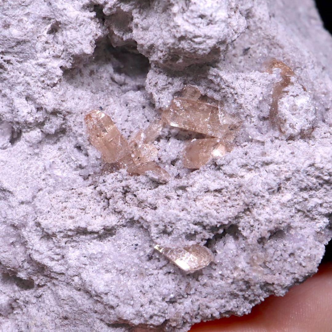 １kg超え！自主採掘！トパーズ 1064,7g 原石 TZ236 鉱物　天然石