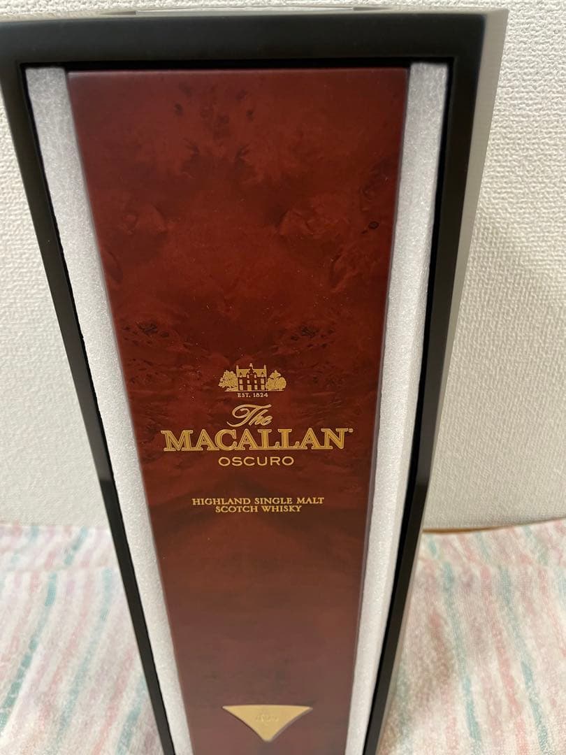 マッカラン ウィスキー　THE MACALLAN OSCURO 1824