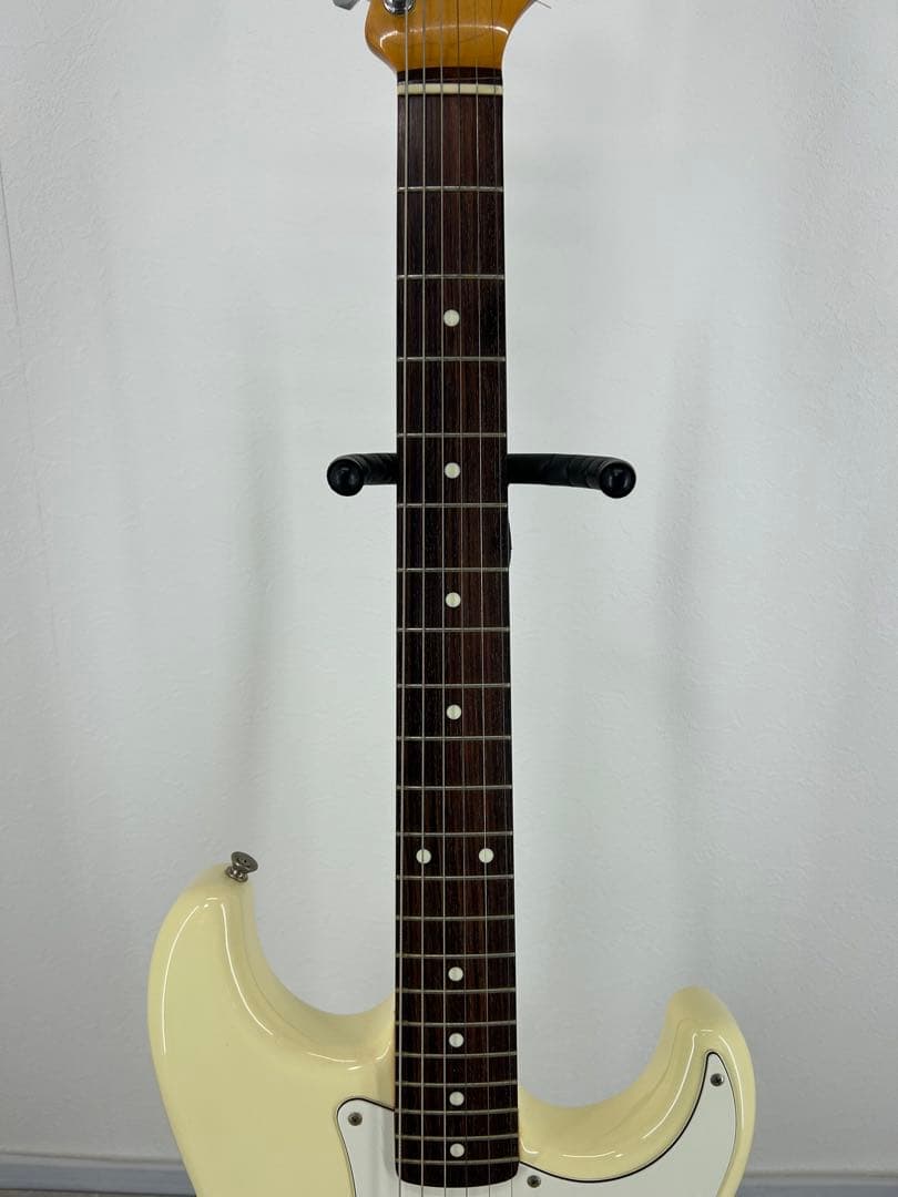 Squier【Stratocaster エレキギター クリーム】