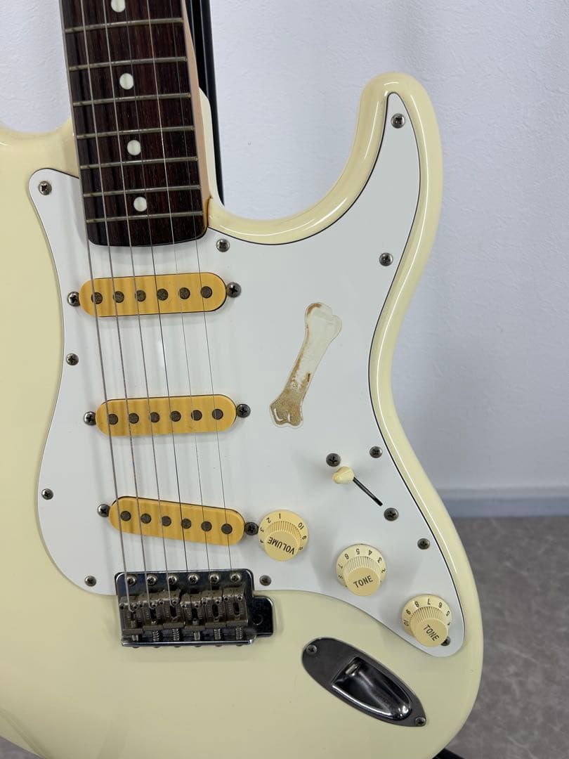 Squier【Stratocaster エレキギター クリーム】