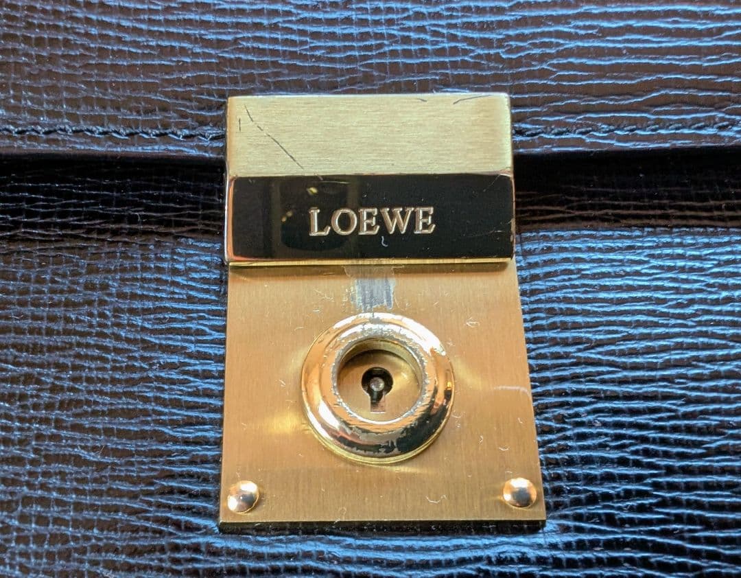 美品未使用〈LOEWEロエベビジネスバッグ アナグラム ブラックレザー〉