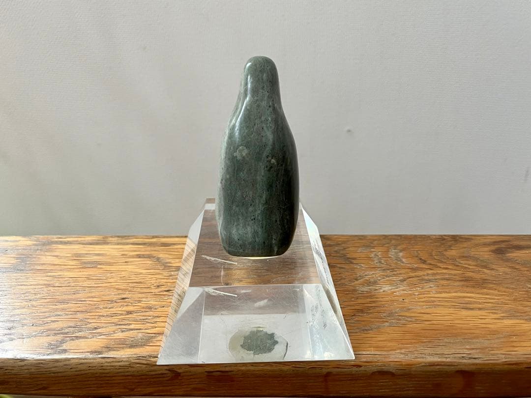 イヌイットアート石像　Mc LEOD YOUNG WEIR TOKYO 1985