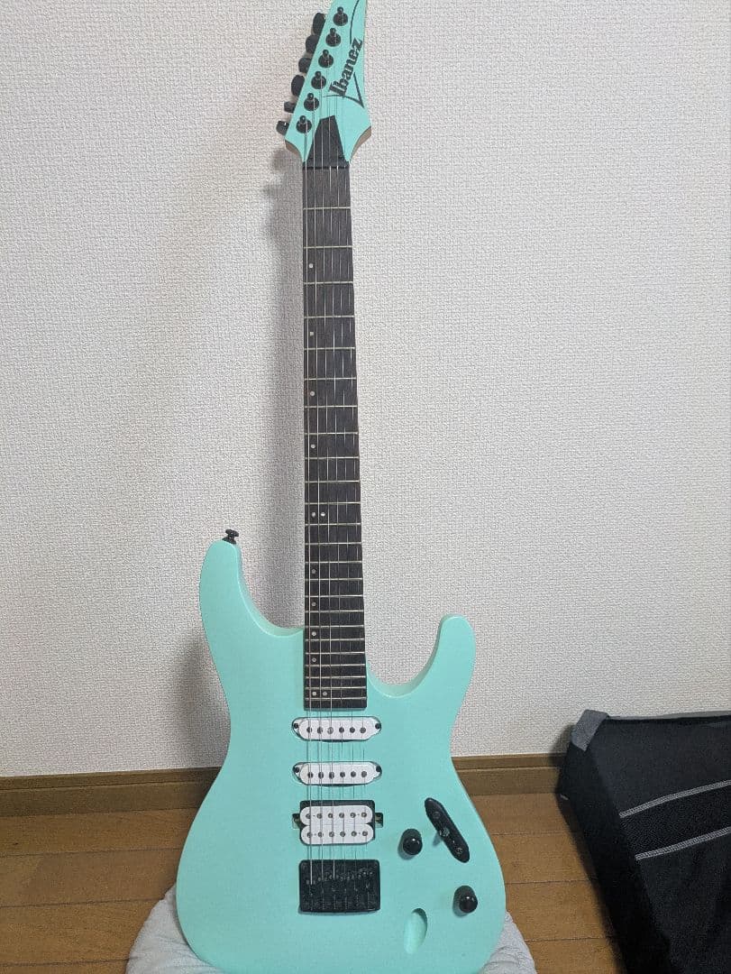 ギター Ibanez s561