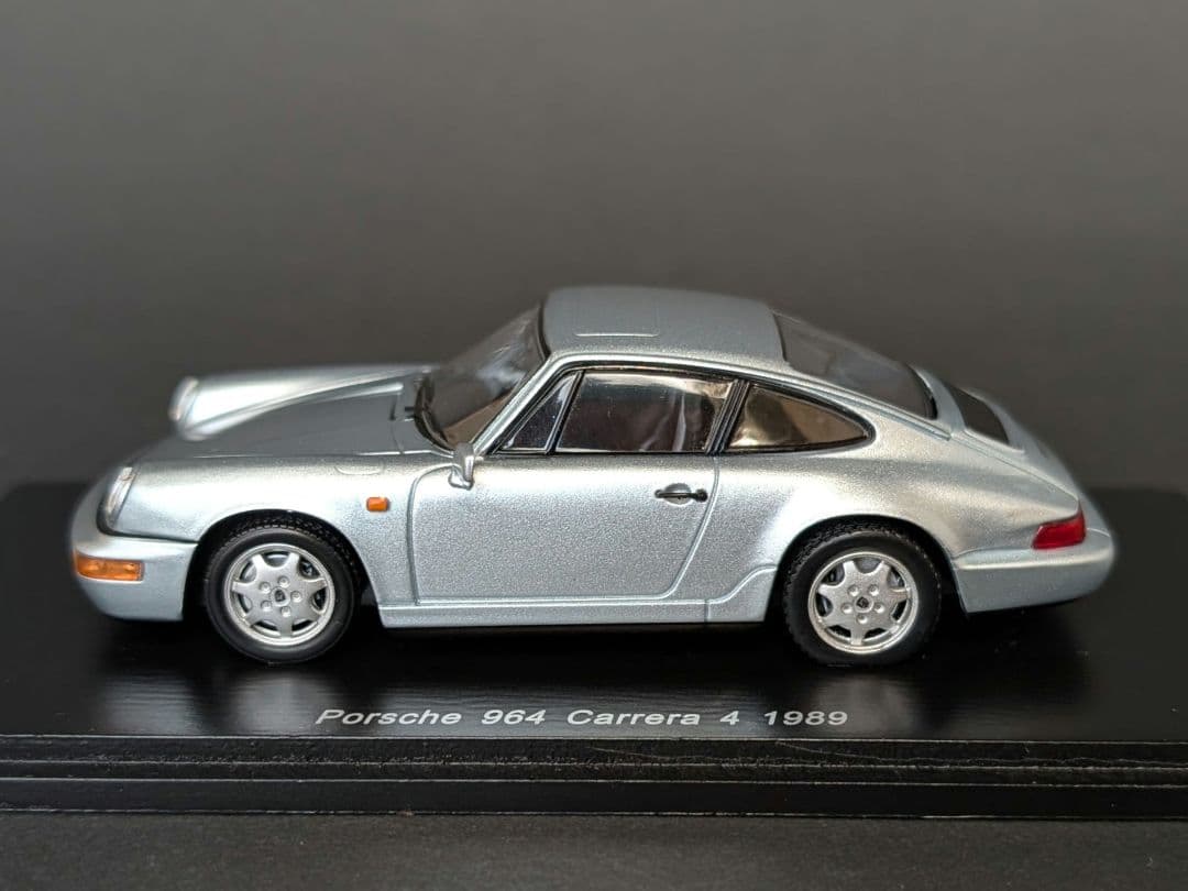 スパーク 1/43 Porsche 964 カレラ 4 1989