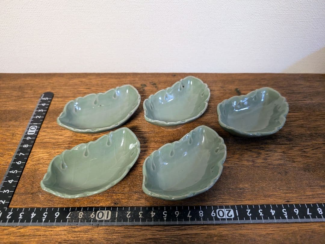 古作　青磁　葉紋様小皿　中国古玩　古美術　骨董