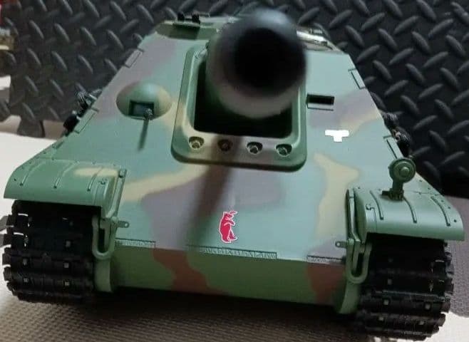 ヘンロン社製 RCバトルタンク 1/16