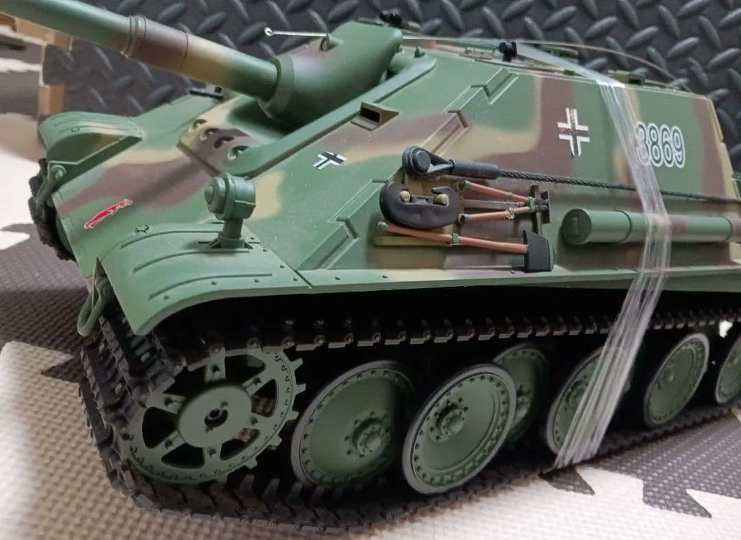 ヘンロン社製 RCバトルタンク 1/16