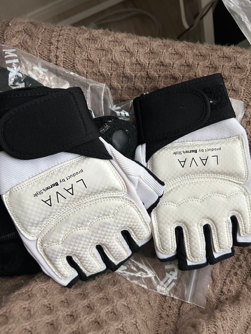 LAVA　ボクシンググローブ　バーネススタイル　Mサイズ