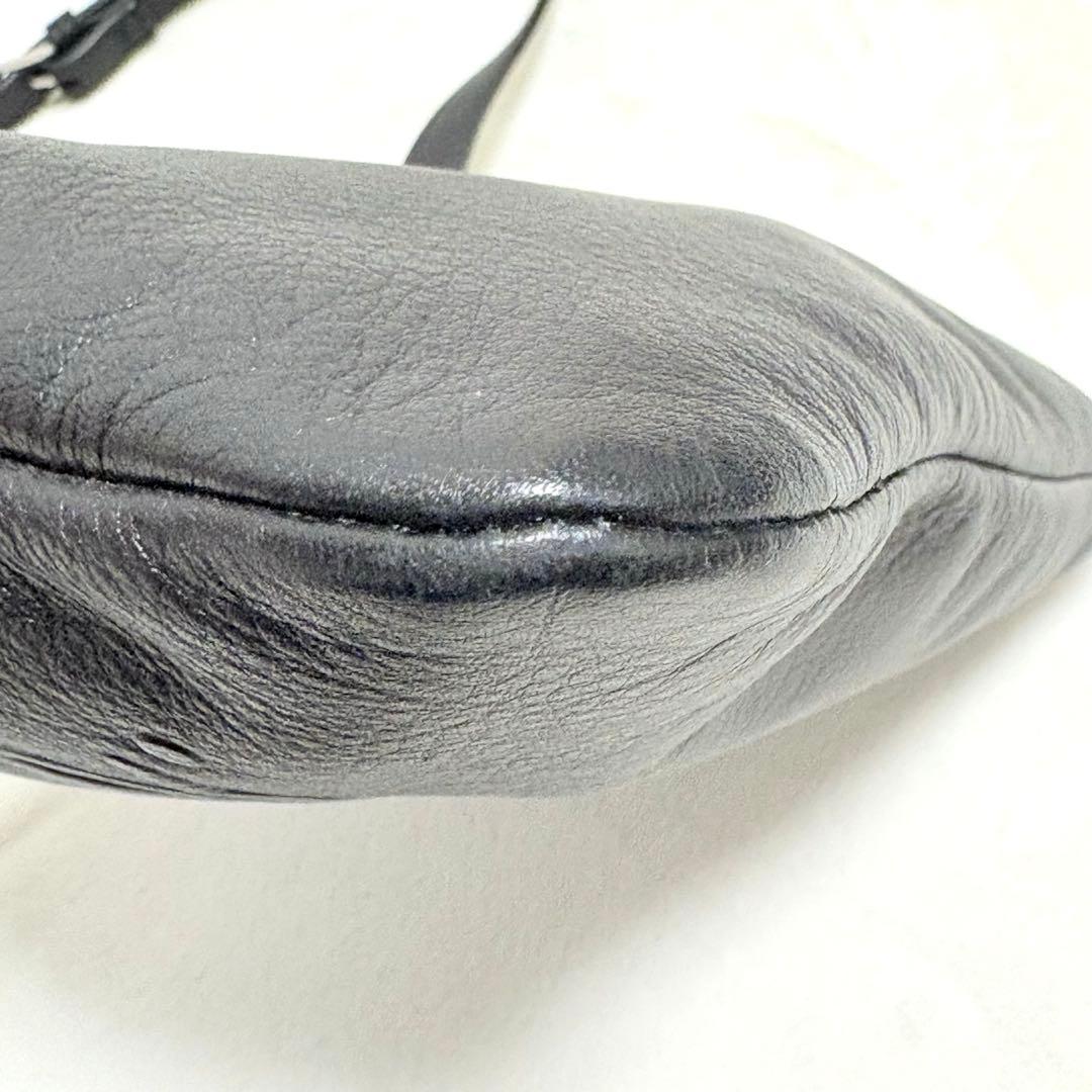 ◆アニエスベー◆ショルダーバッグ エンボスロゴ レザー 黒 サコッシュ