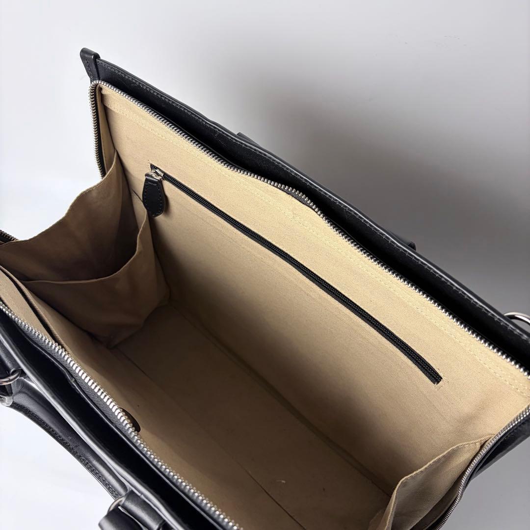 【美品】ウルティマトーキョー　ビジネスバック　ブリーフケース　A4可　レザー