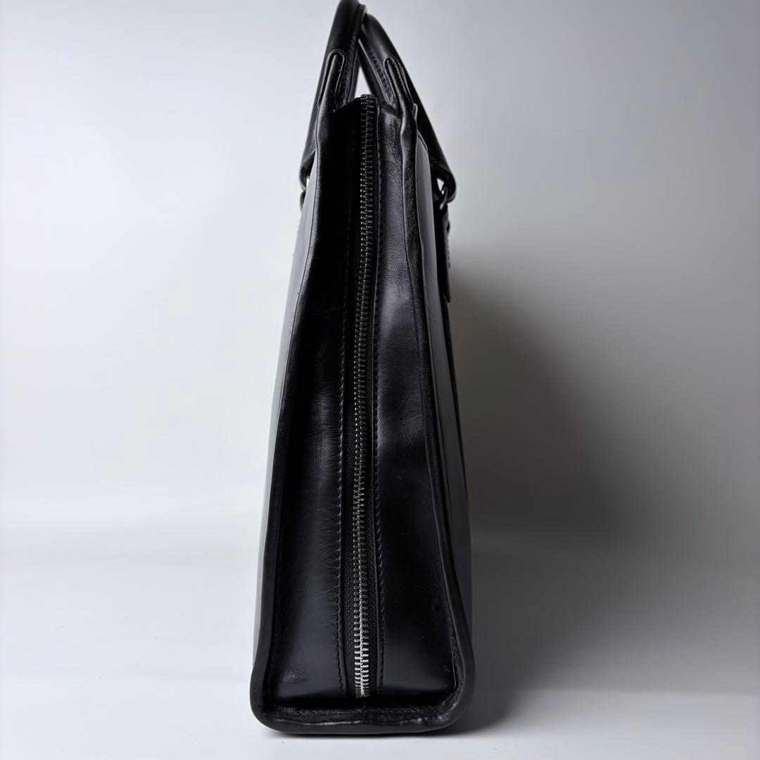 【美品】ウルティマトーキョー　ビジネスバック　ブリーフケース　A4可　レザー